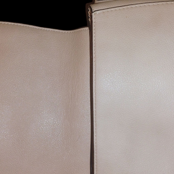 Victoria's Secret Pink Crossbody Bag with Gold Accents - Picture 3 of 9